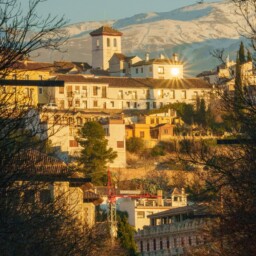 Winterliches Granada Mit Schnee Im Hintergrund Winterliches Granada Mit Schnee Im Hintergrund