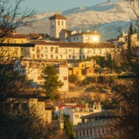 Winterliches Granada mit Schnee im Hintergrund Winterliches Granada mit Schnee im Hintergrund