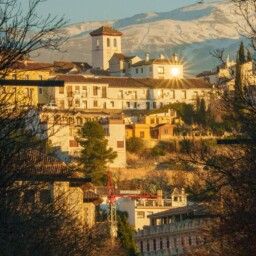 Winterliches Granada Mit Schnee Im Hintergrund Winterliches Granada Mit Schnee Im Hintergrund