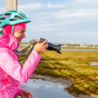 Über Uns 18 Olya Vom Womoguide Beim Fotografieren Von Vögeln